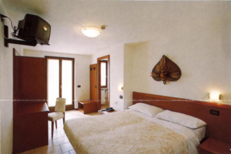Hotel Scandola 보스코 키에사누오바 객실 사진