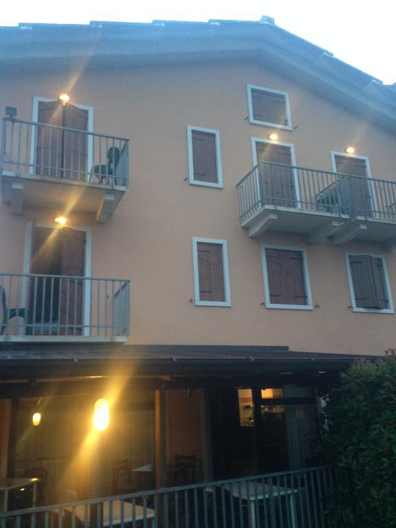 Hotel Scandola 보스코 키에사누오바 외부 사진