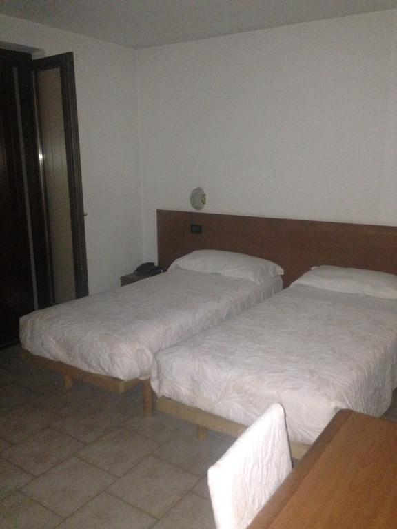 Hotel Scandola 보스코 키에사누오바 외부 사진