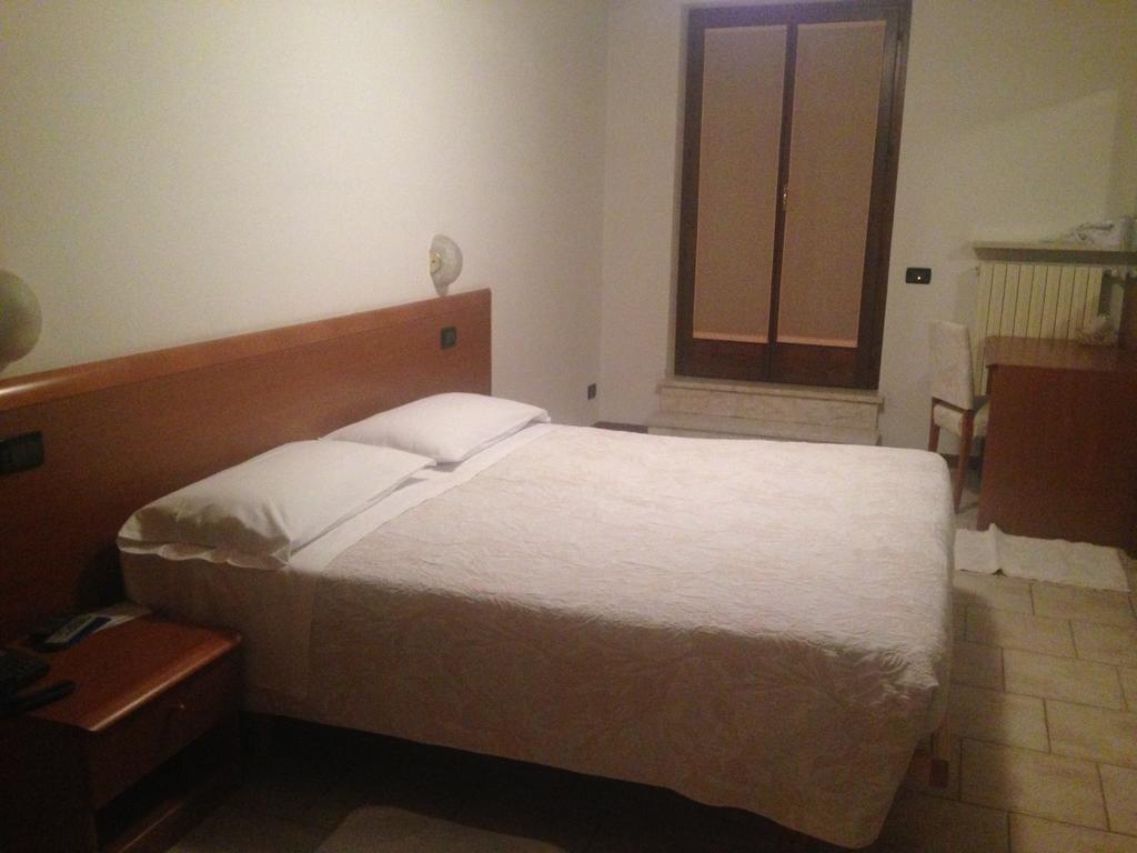 Hotel Scandola 보스코 키에사누오바 외부 사진