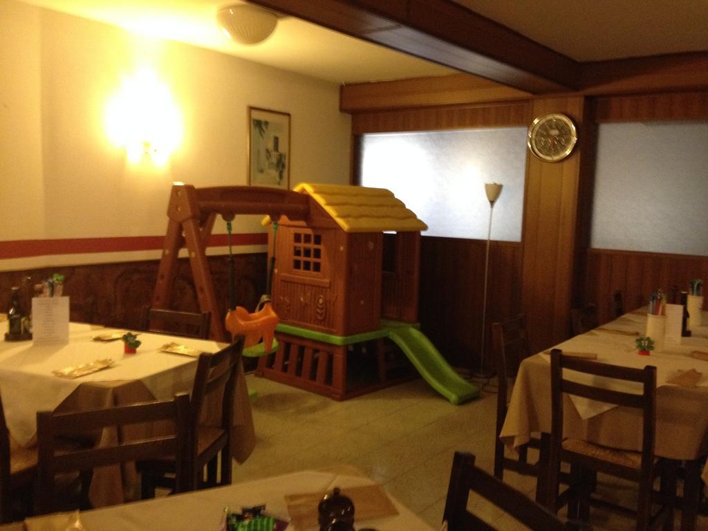 Hotel Scandola 보스코 키에사누오바 외부 사진